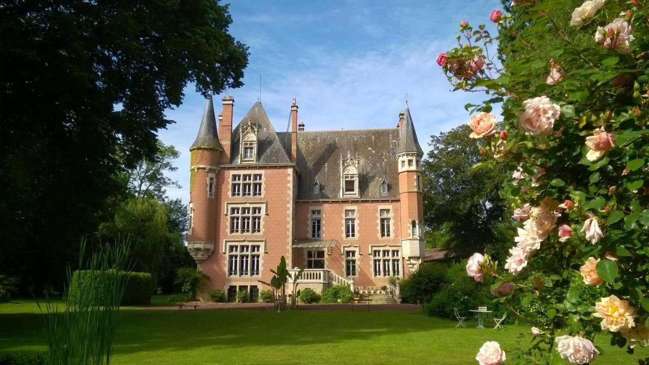 Château de la Vernède Saint-Rémy-de-Chargnat Esterno foto