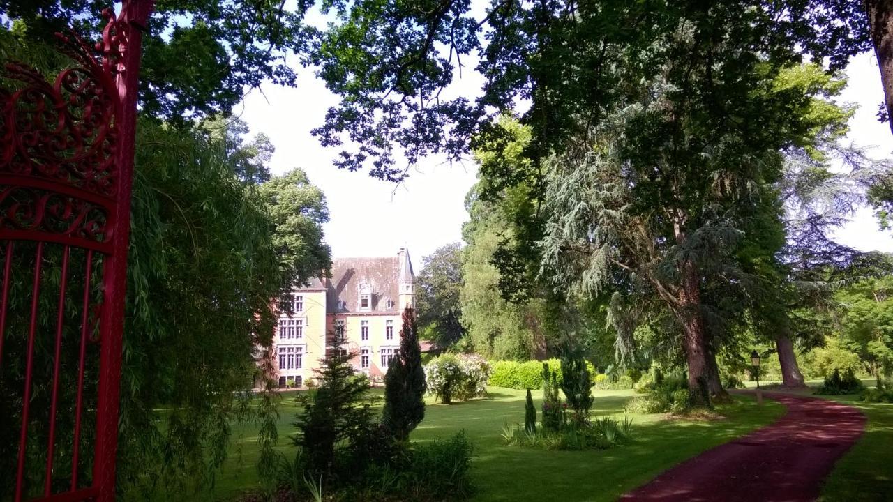 Château de la Vernède Saint-Rémy-de-Chargnat Esterno foto