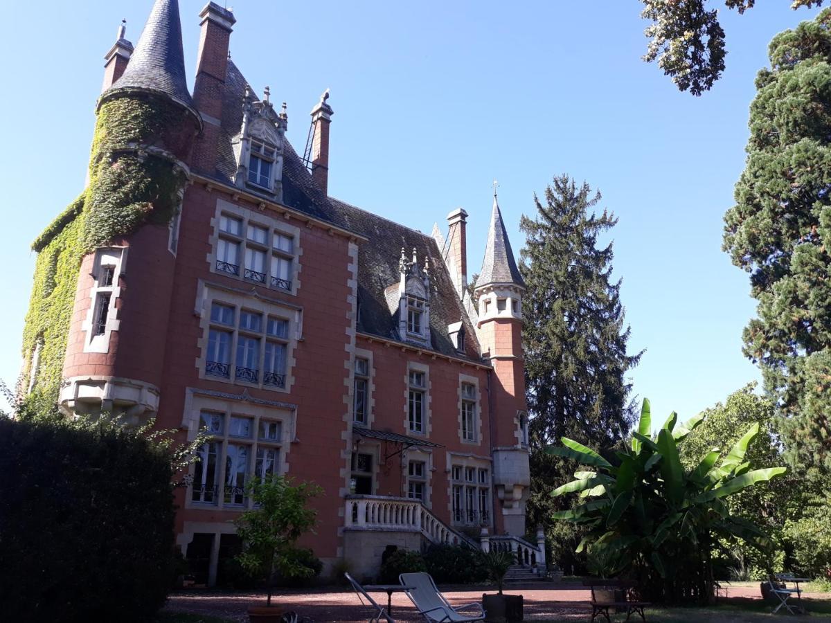 Château de la Vernède Saint-Rémy-de-Chargnat Esterno foto