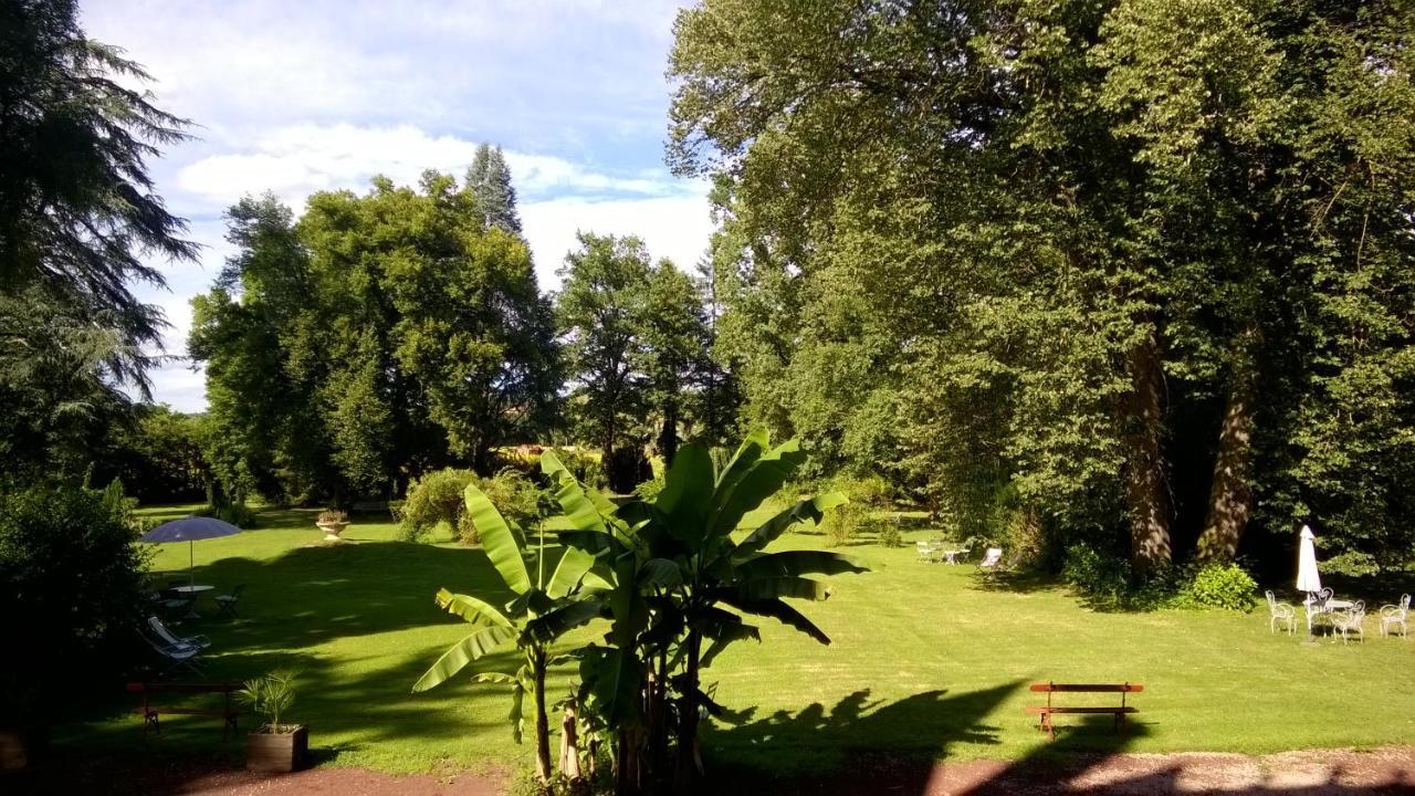 Château de la Vernède Saint-Rémy-de-Chargnat Esterno foto