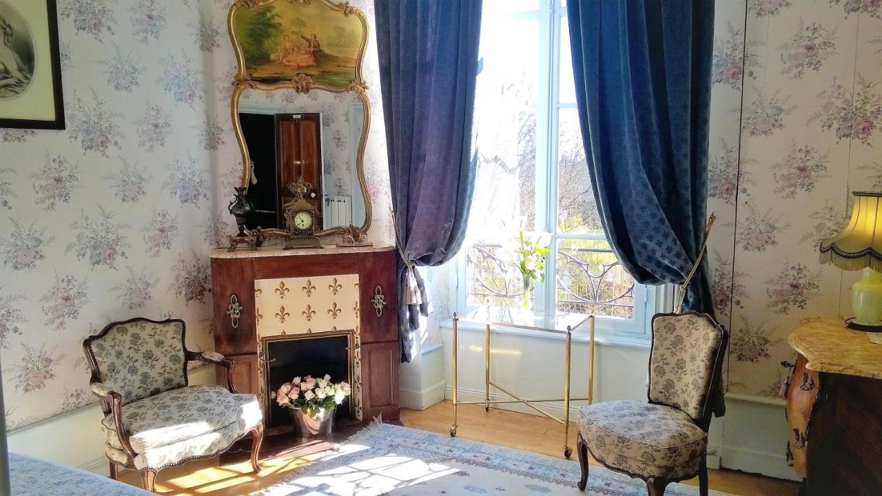 Château de la Vernède Saint-Rémy-de-Chargnat Esterno foto