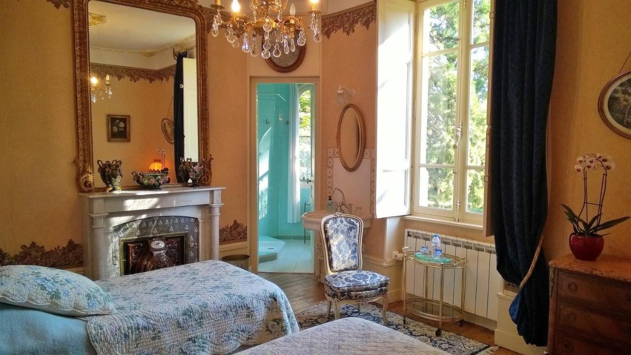 Château de la Vernède Saint-Rémy-de-Chargnat Esterno foto