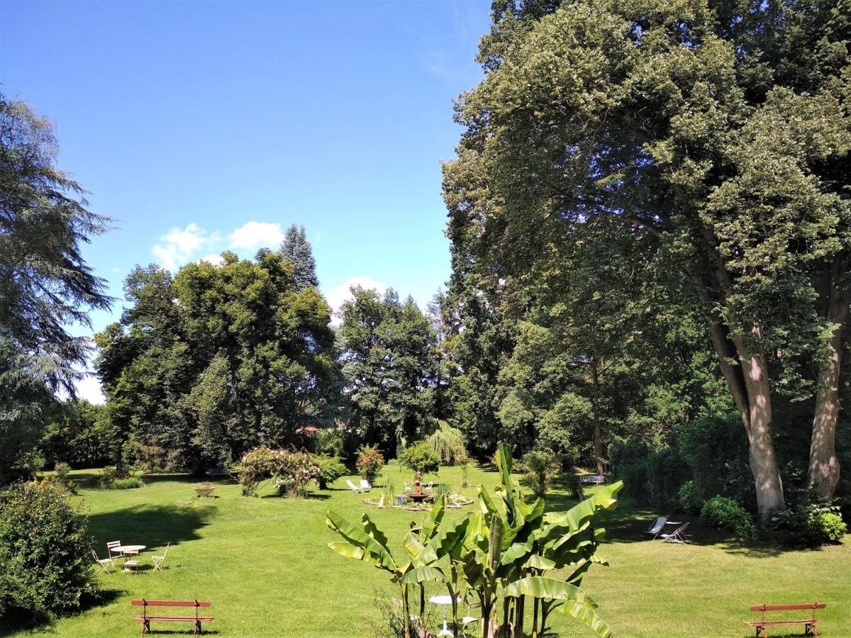 Château de la Vernède Saint-Rémy-de-Chargnat Esterno foto