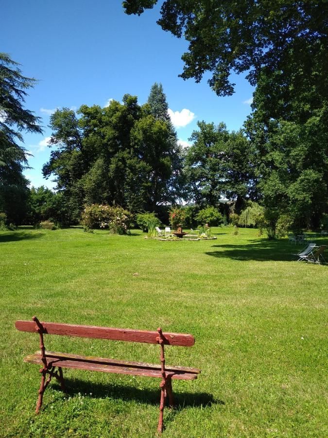 Château de la Vernède Saint-Rémy-de-Chargnat Esterno foto