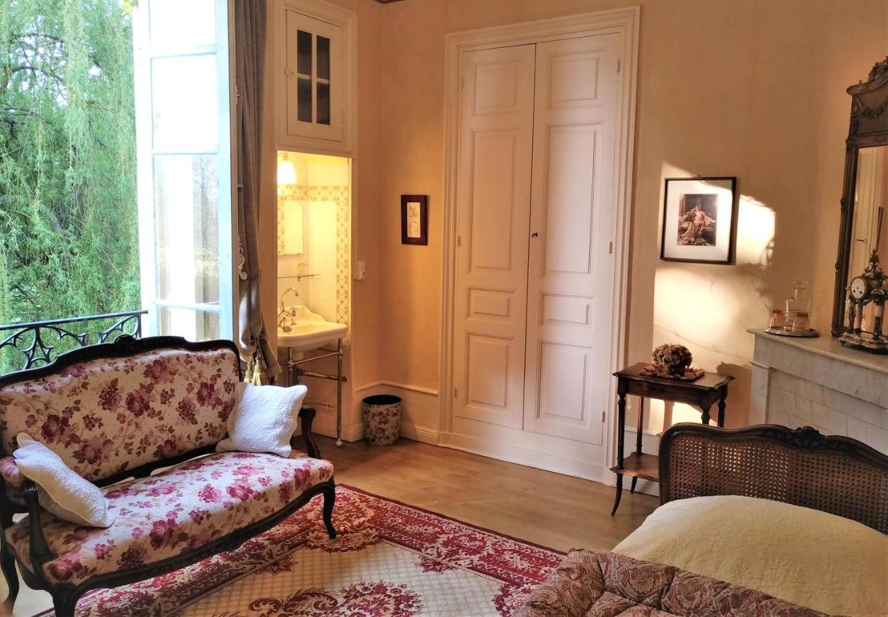 Château de la Vernède Saint-Rémy-de-Chargnat Esterno foto