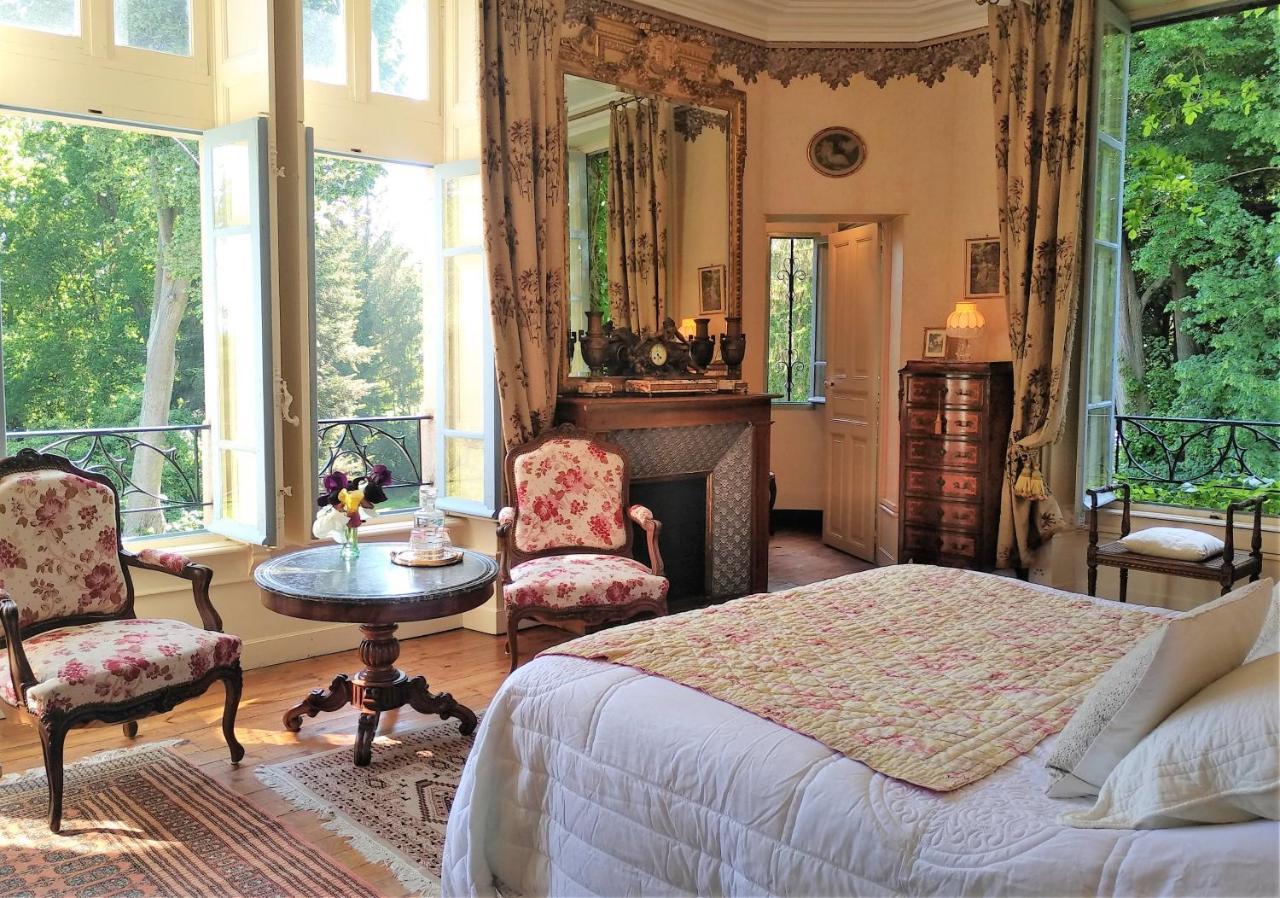 Château de la Vernède Saint-Rémy-de-Chargnat Esterno foto