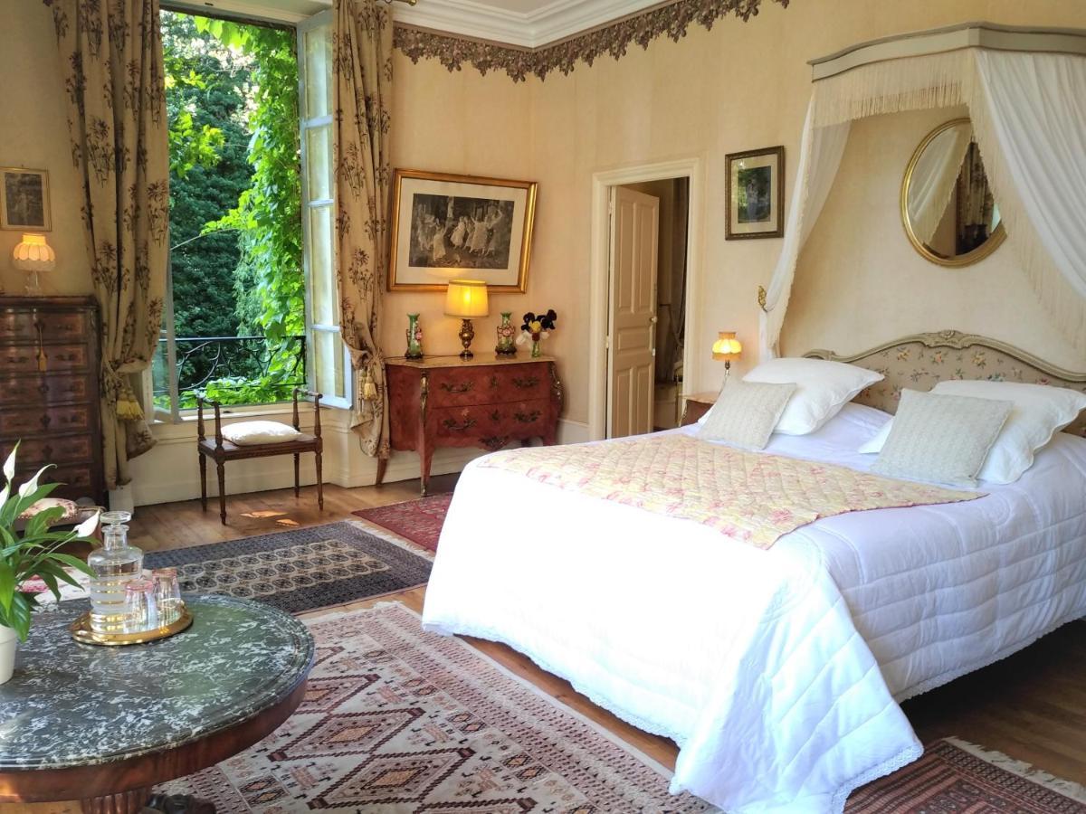 Château de la Vernède Saint-Rémy-de-Chargnat Esterno foto